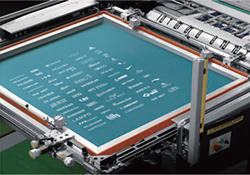 Detachable screen frame structure